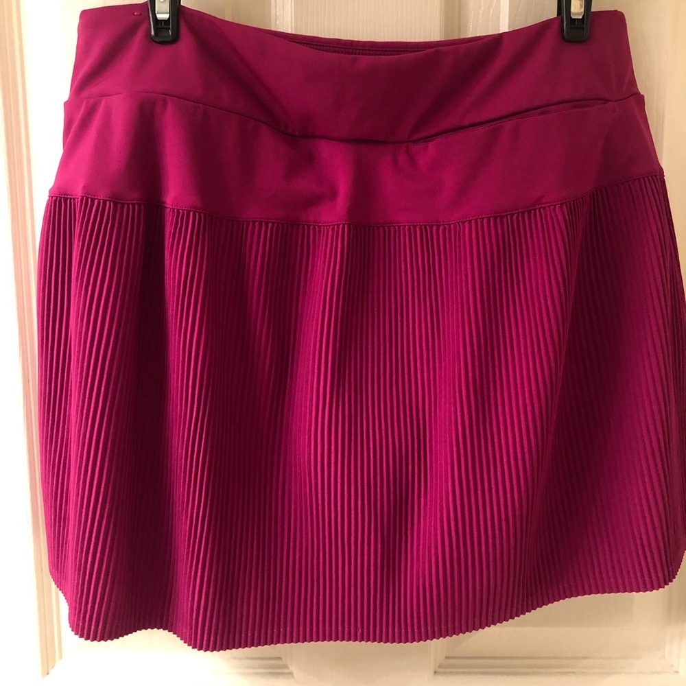 Women’s  Nike 🎾 tennis skirt.